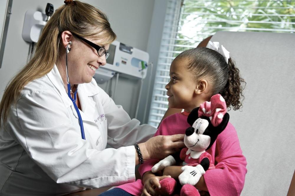 Услуги ОМС включают педиатрию, в том числе поведенческое здоровье детей
