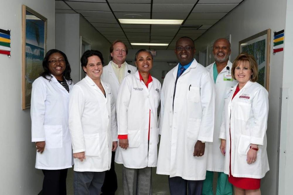 CHI在许多专业领域拥有多元化的医生团队，他们会讲几种语言，包括英语，西班牙语，克里奥尔语和法语。