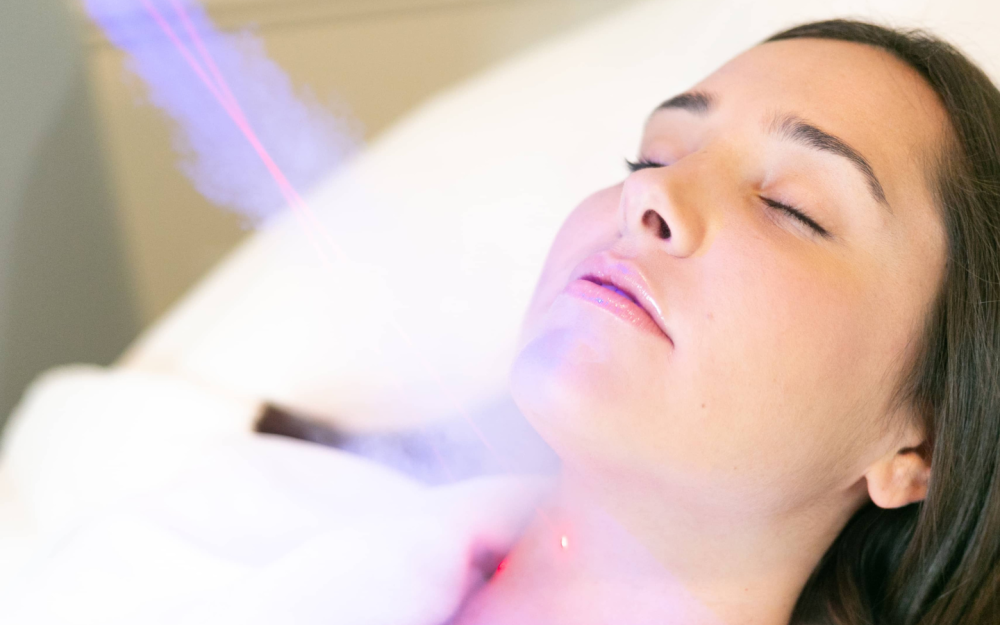 Relax in a far-infrared cocoon to reduce inflammation and improve circulation, followed by a Cryo facial to tighten skin and enhance your glow.