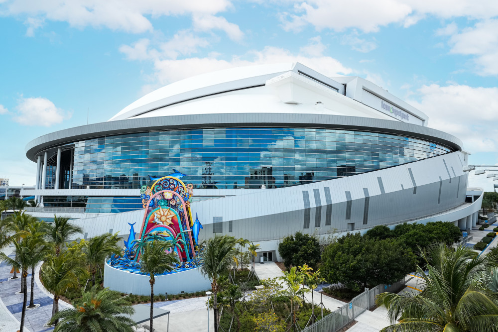 Поймайте игру в зале «кредитдепо-парк», домашнем стадионе Miami Marlins .