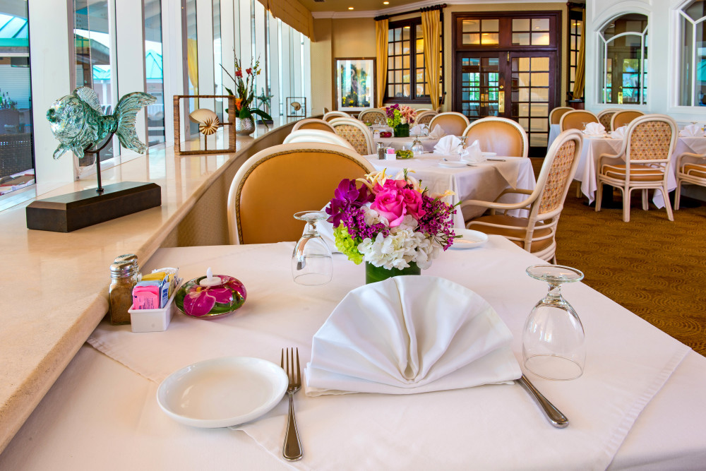 Overlooking the outdoor terrace, offers the best contemporary cuisine in a comfortable and relaxing casual dining ambience. Enjoy open views of the Atlantic Ocean anywhere you sit combined with warm and welcoming staff and service