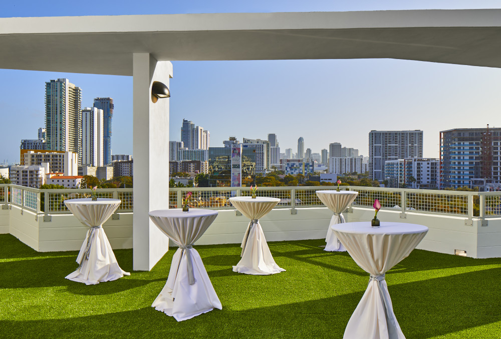 corrente alternata Hotel Matrimoni a Miami Wynwood - Ricevimento con cocktail