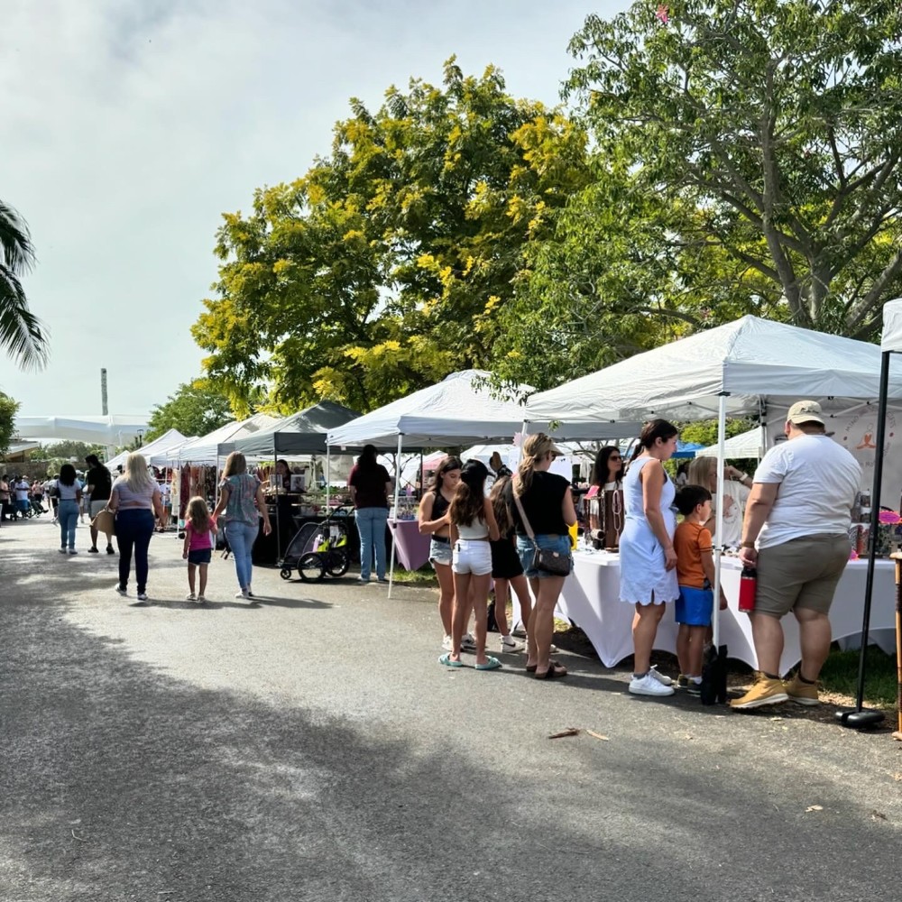 Vendors at Zoo Miami Farmers Market