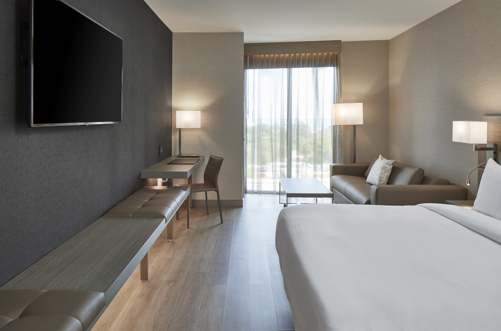 AC Hotel Номер «Майами Винвуд» с кроватью размера «king-size» и диваном-кроватью
