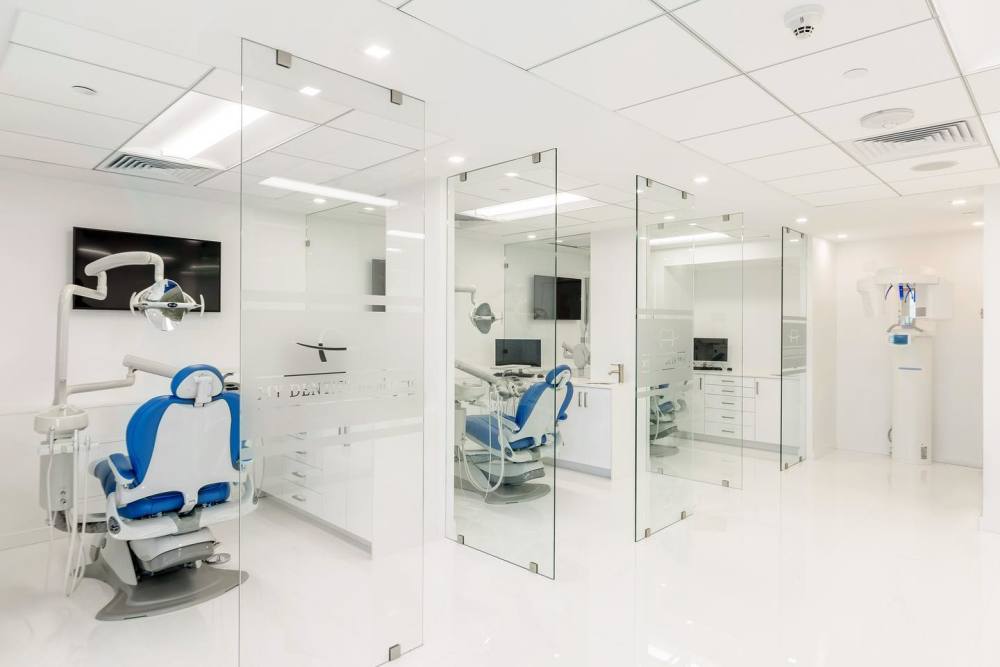 Стоматологические установки и панорамный аппарат