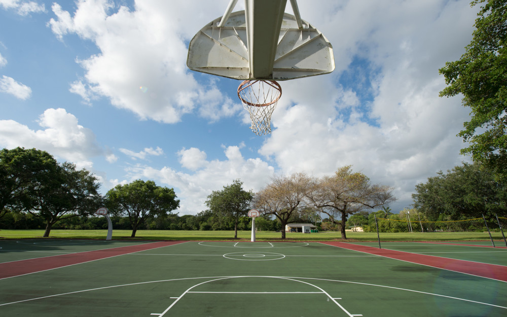 Campo da basket a Camp Owaissa Bauer Park