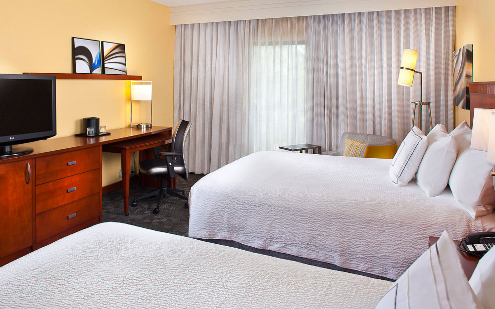 Relaxation awaits in our modern rooms, offering complimentary Wi-Fi, plush beds and flat-panel TVs.