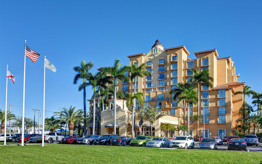 Embassy Suites Miami酒店外观