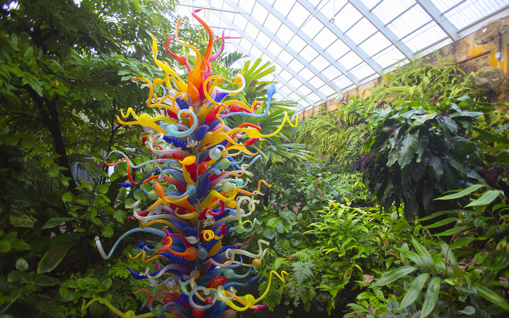 Chihuly-style glass sculpture
