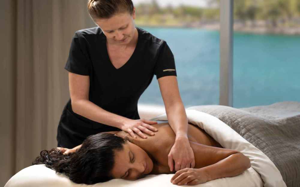 Overlooking the Intracoastal Water Way, exhale Bal Harbour offers exhale’s complete menu of results-oriented spa therapies.