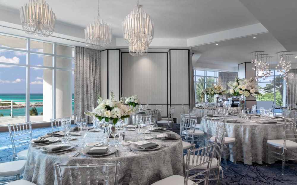 Set the scene for an unforgettable affair, with floor-to-ceiling windows facing the Atlantic Ocean in Seascape.