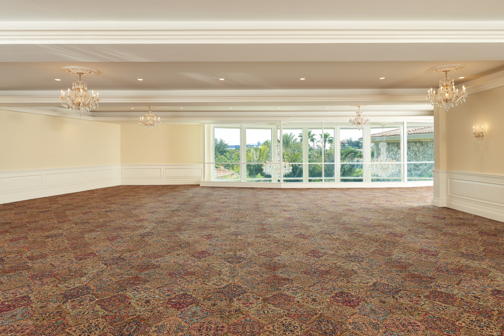 Majestic Ballroom accommodates up to 200 guests for a reception and 120 guests for a banquet function featuring expansive floor-to-ceiling windows.