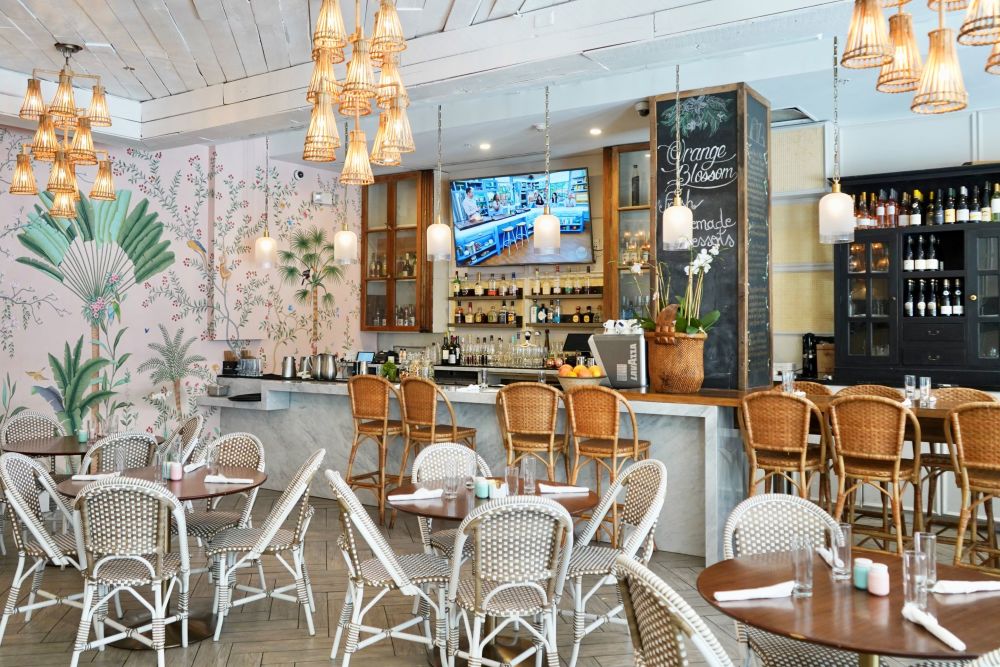 Orange Blossom 是迈阿密的一家新美式餐厅，以健康饮食和 Fresh 有机成分。市场到餐桌的美食、一流的客户服务、令人惊叹的价格点以及不拘一格的菜单真正使 Orange Blossom 与其他任何餐厅区分开来 Miami Beach.