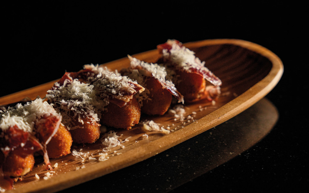 Pata negra and parmesan croquettes