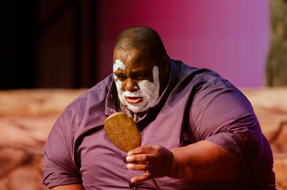 Limmie Pulliam as Canio in \Vashon Opera's production of I pagliacci. Photo by Peter Serko.