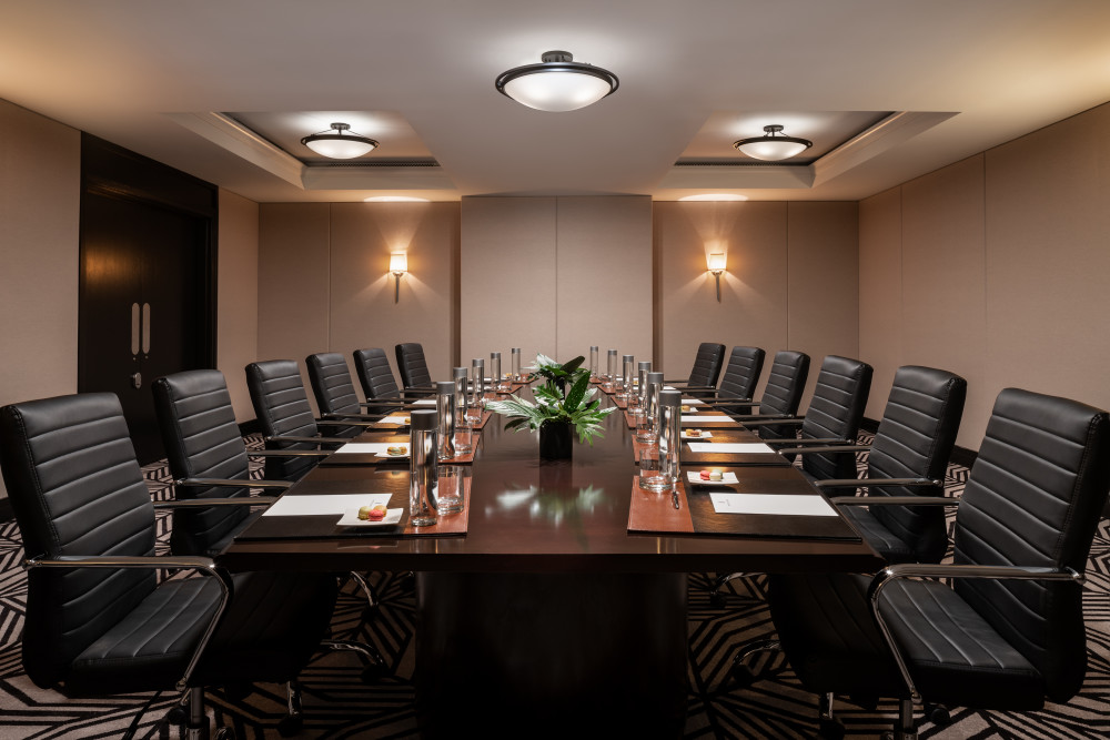 A sala de reuniões é um local de reunião íntimo em The Ritz-Carlton, South Beach .