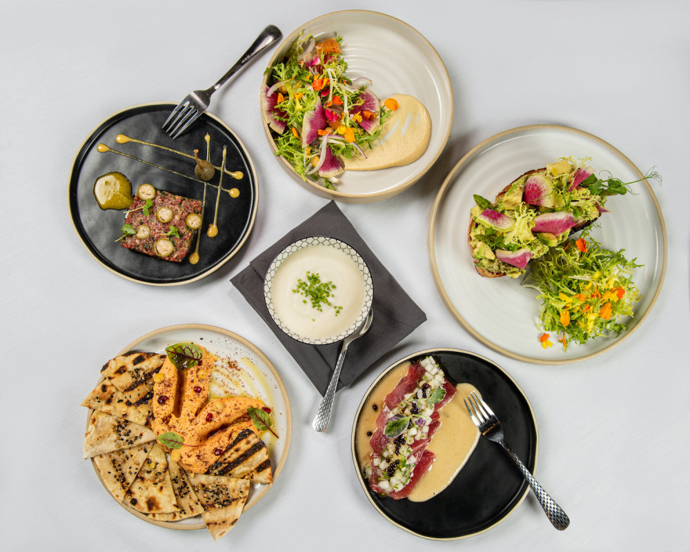 TUR Kitchen é um conceito contemporâneo e inovador em ingredientes que é uma jornada da comida, bebida e cultura da bacia do Mediterrâneo.