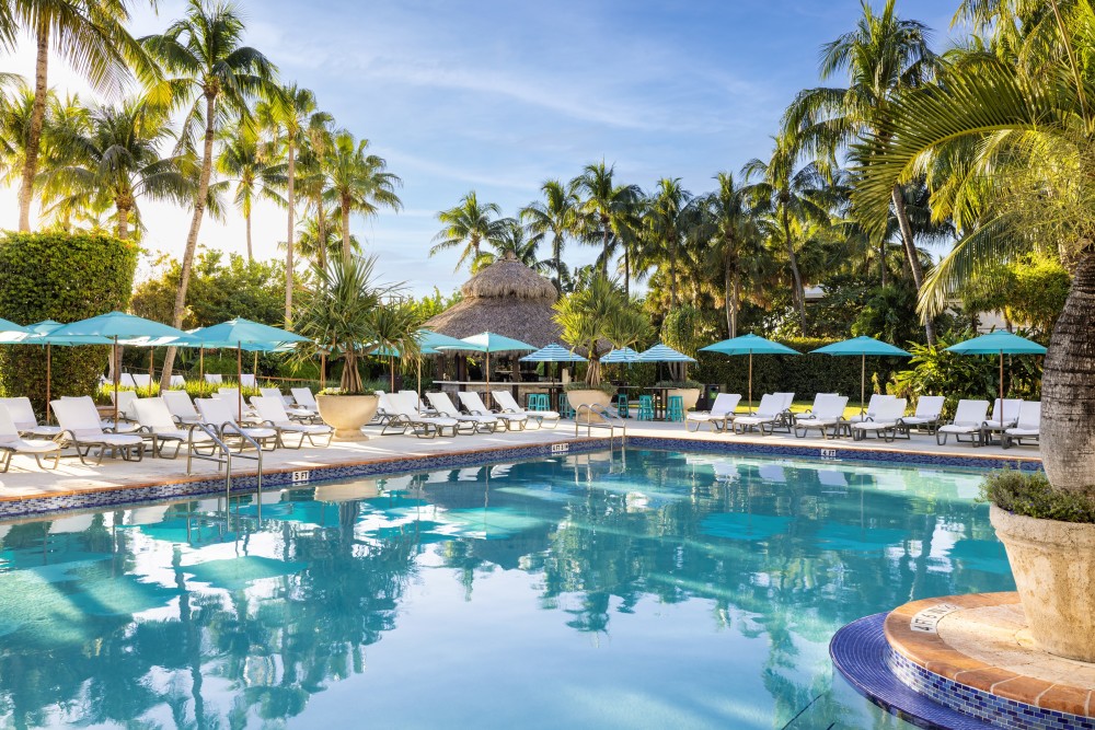 The Palms Hotel & Spa Deck de piscina tropical