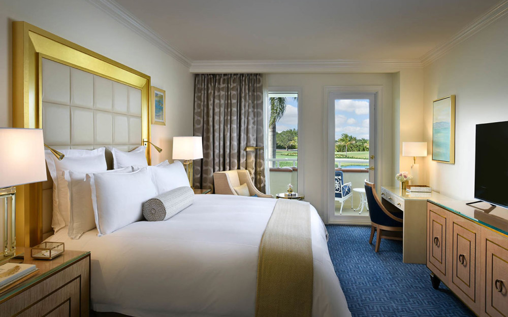 Trump National Doral has 643 total guest rooms, 14 deluxe suites, 27 premier suites, two presidential suites, and 48 spa suites.