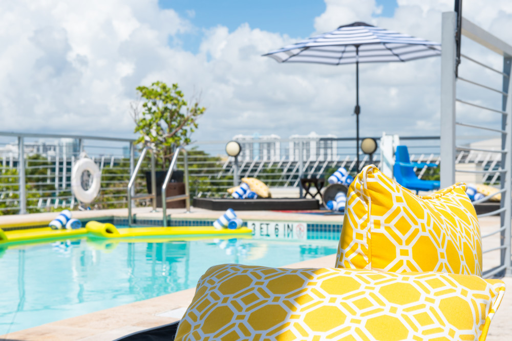 Riviera Suites酒店的屋顶泳池South Beach