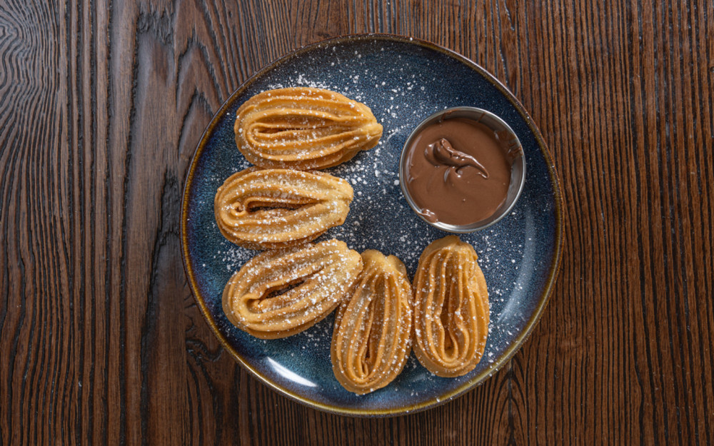 CHURROS CON NUTELLA