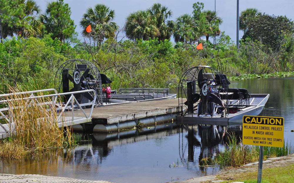 Hydroglisseurs pour le tour des marais des Everglades