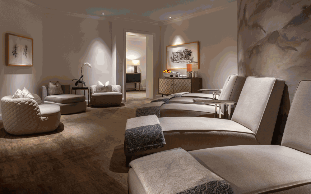 Abrace a serenidade em nosso tranquilo Relaxation Lounge no Ame Spa and Wellness com uma variedade de comodidades gratuitas com seu serviço de spa.