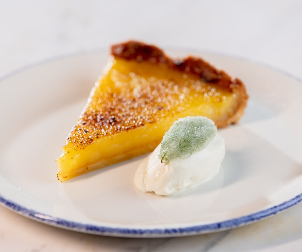 Crumbly pastry filled with creamy and zesty lemon curd.