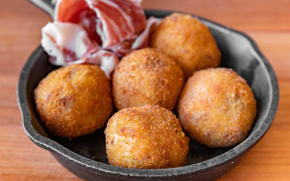 CROQUETAS DE JAMÓN SERRANO