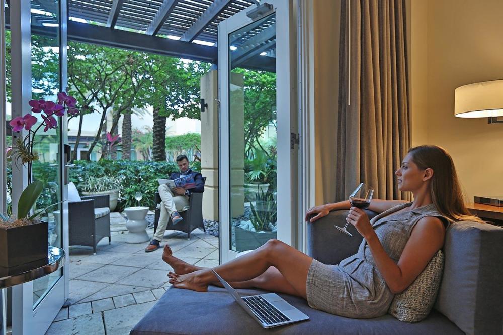 Lanai guest room offering the best view of the palm court.