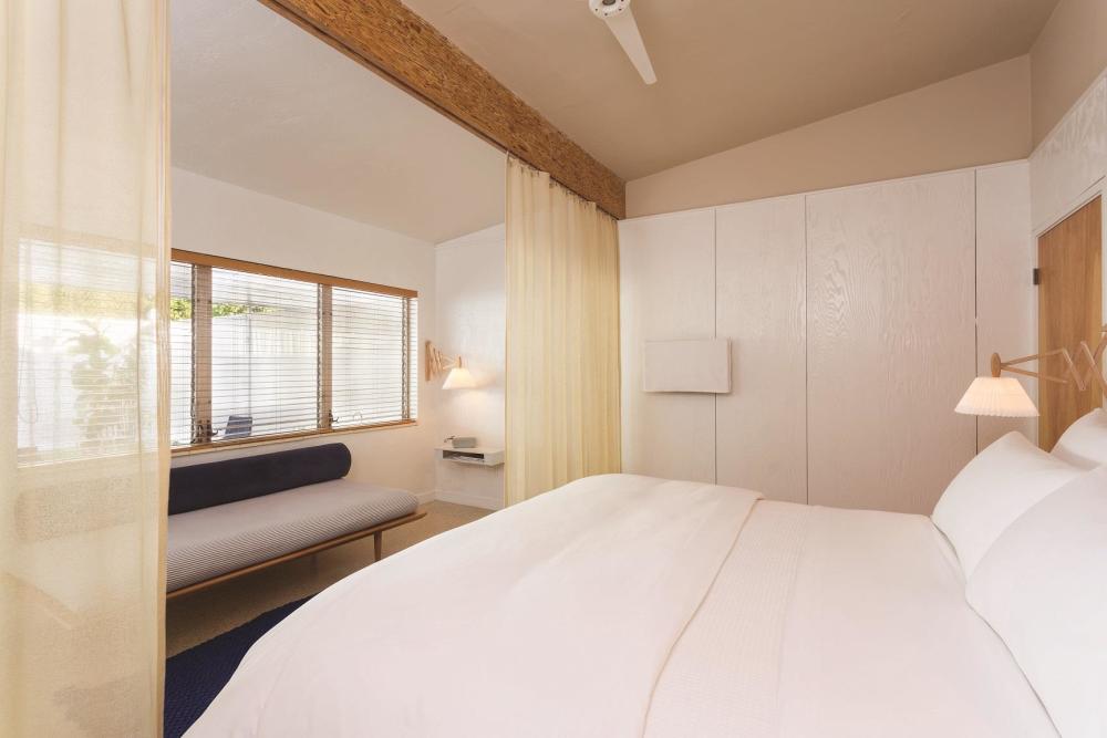 Bath Terrace Medium Room