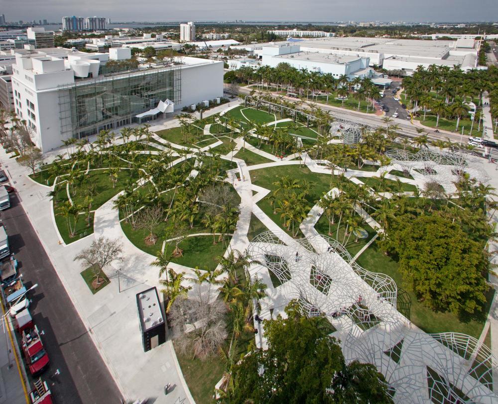 SoundScape Park designed by West 8 and New World Center - photo by Robin Hill