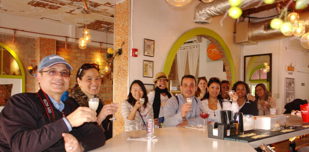 Profitant de pisco sour au South Beach Visite gastronomique Profitant de pisco sour au South Beach Visite gastronomique