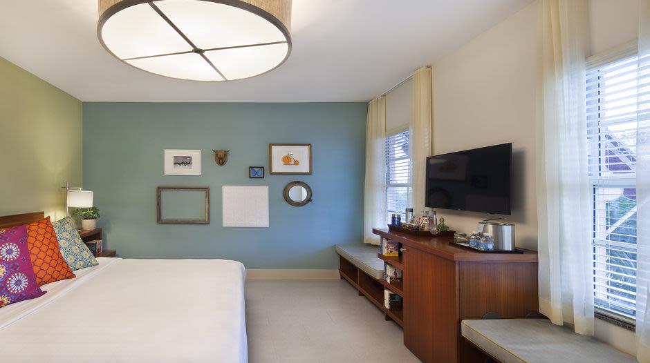 El Paseo bedroom