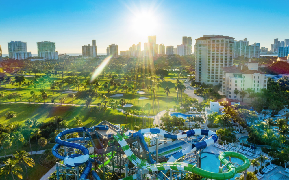 Faça do JW Turnberry sua casa de fim de semana. A cidade de Aventura está repleto de comodidades de luxo e eventos para todas as idades.