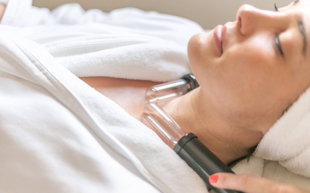 Revitalize your mind, body & spirit with this 50-min electro-sound lymphatic therapy, 30-min infrared detox with PEMF, and stress-relieving blend.
