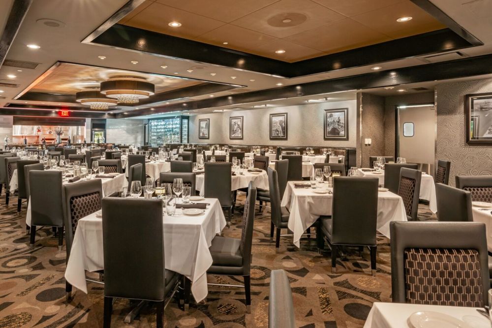 Morton's North Miami Beach main dining room.