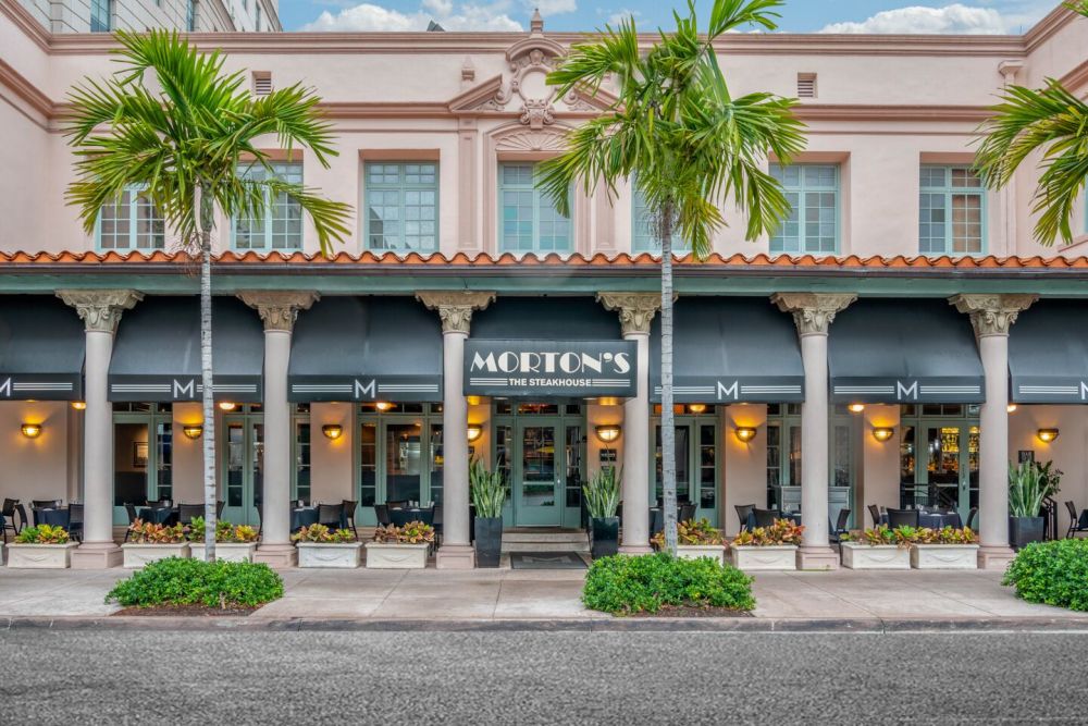 Morton's Coral Gables front entrance.