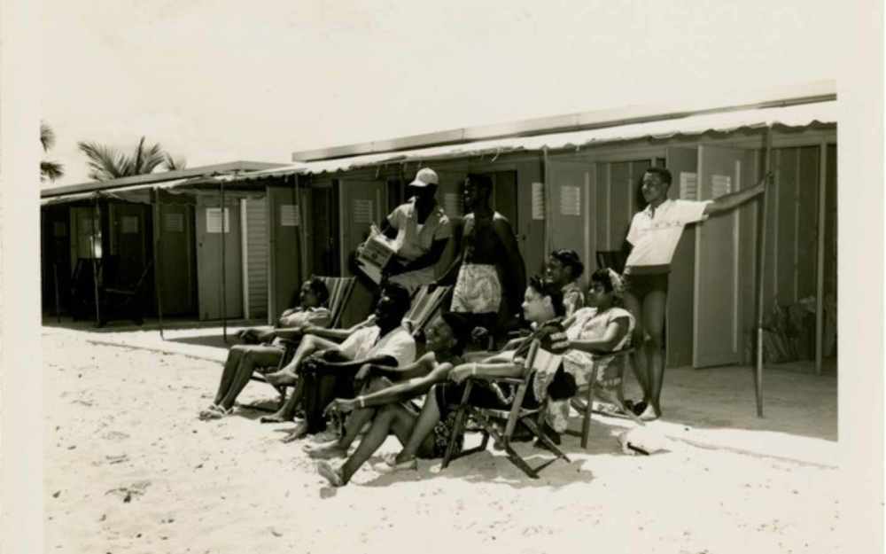 Beach frequentatori di Virginia Key Beach Parcheggiare 1952