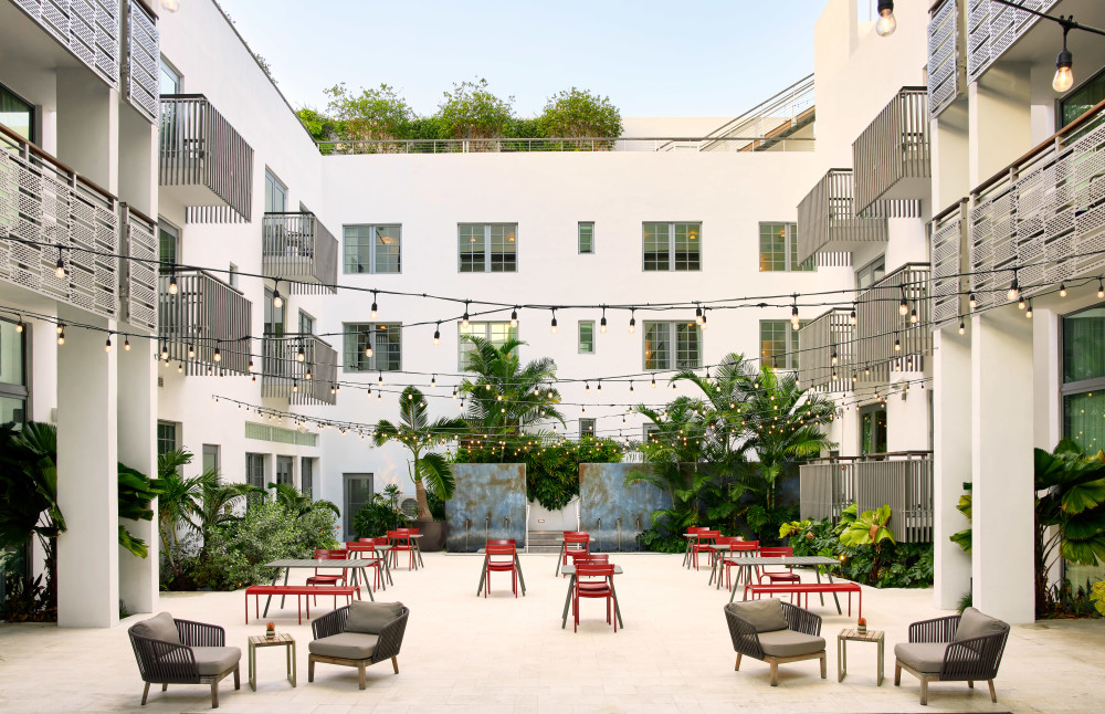 Atrium outdoor dining seating