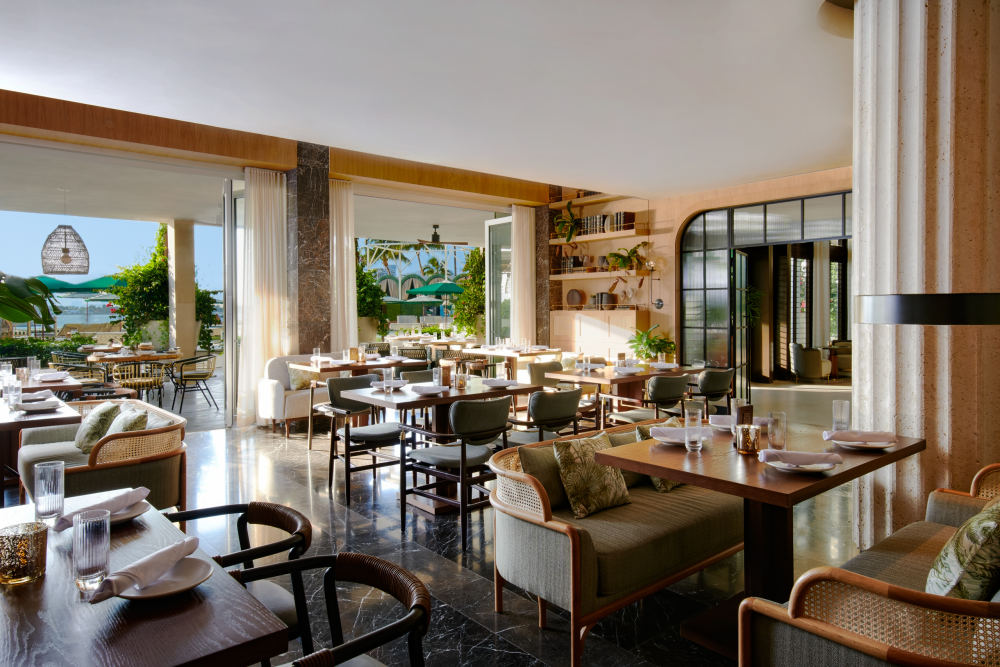 Baia Outdoor/Indoor Dining