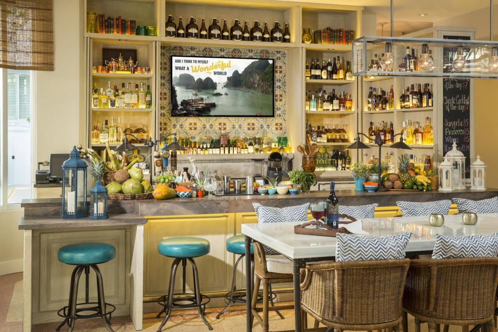 WunderBar Bar Area