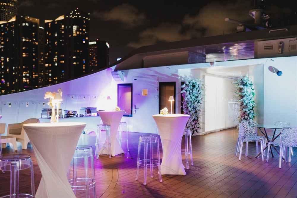Sky deck - wedding decor