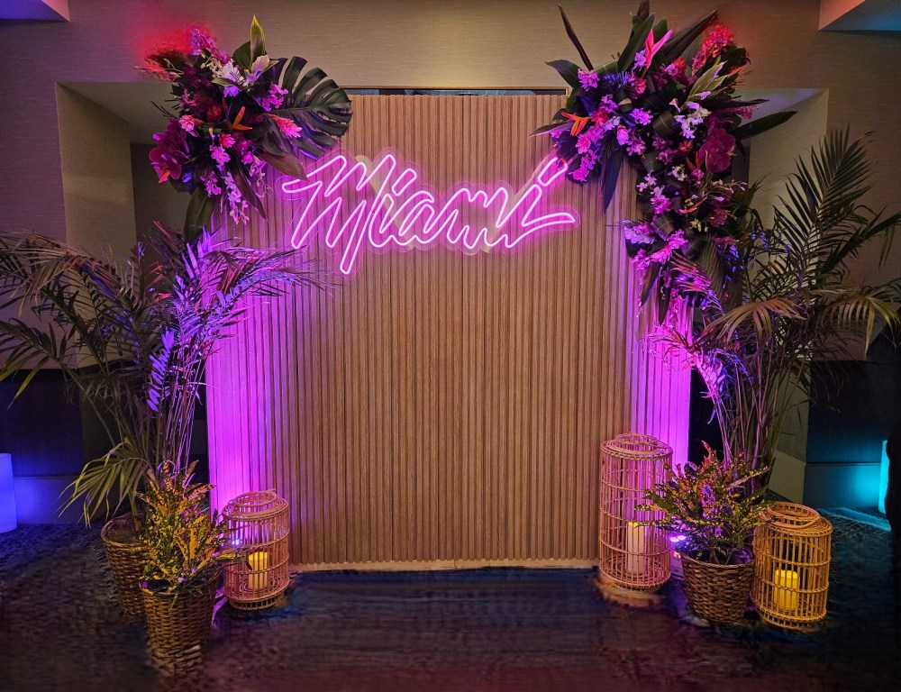 Pink Neon Miami Welcome Night Insta Photo Op