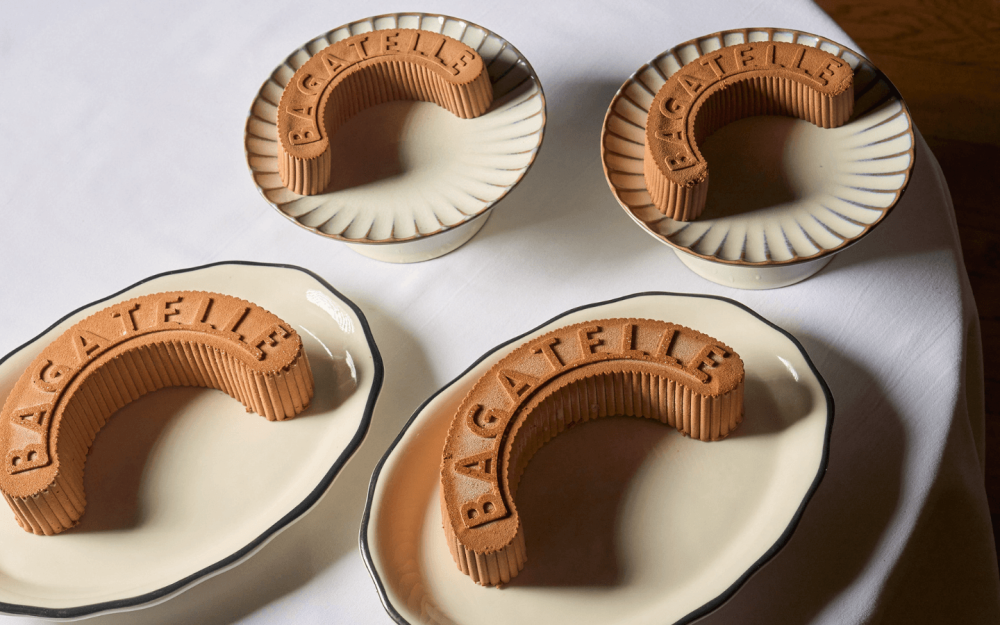 Light vanilla mousse, creamy caramel, cashew nut crunch