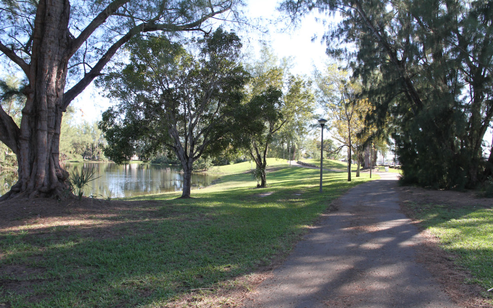 Nature Walkway no AD Doug Barnes Park
