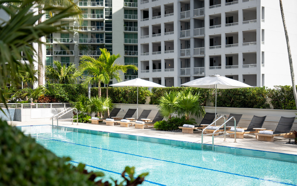 Hotel AKA Brickell rooftop pool