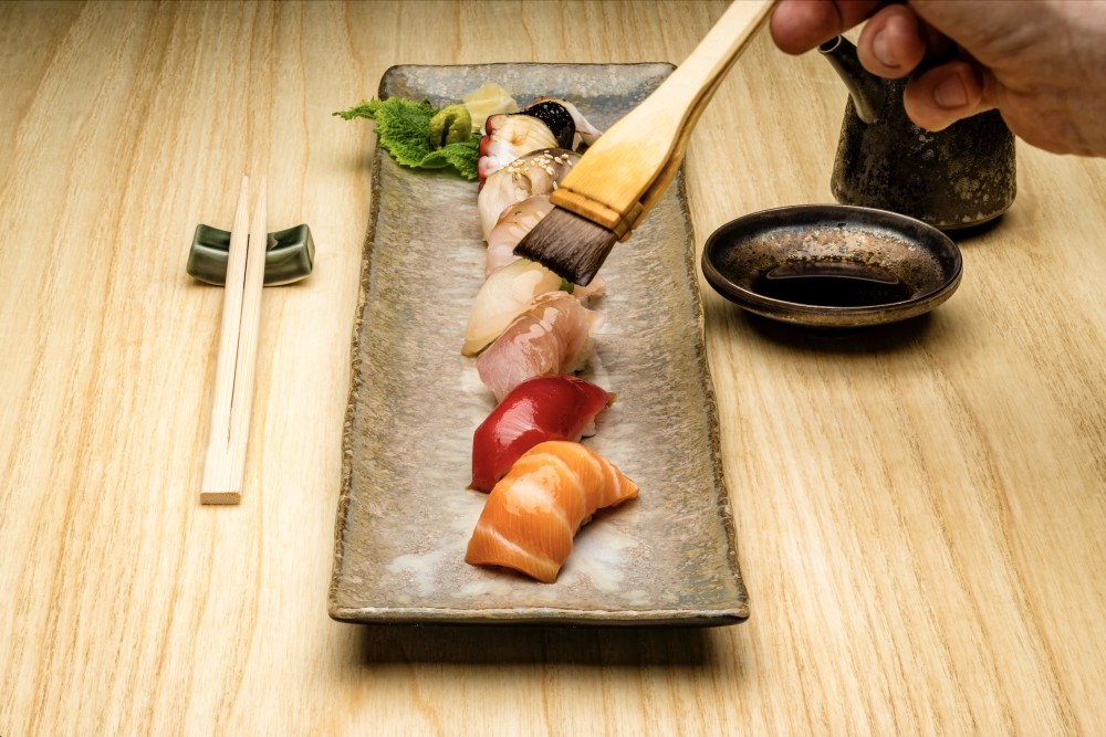 ASSORTED NIGIR PLATE