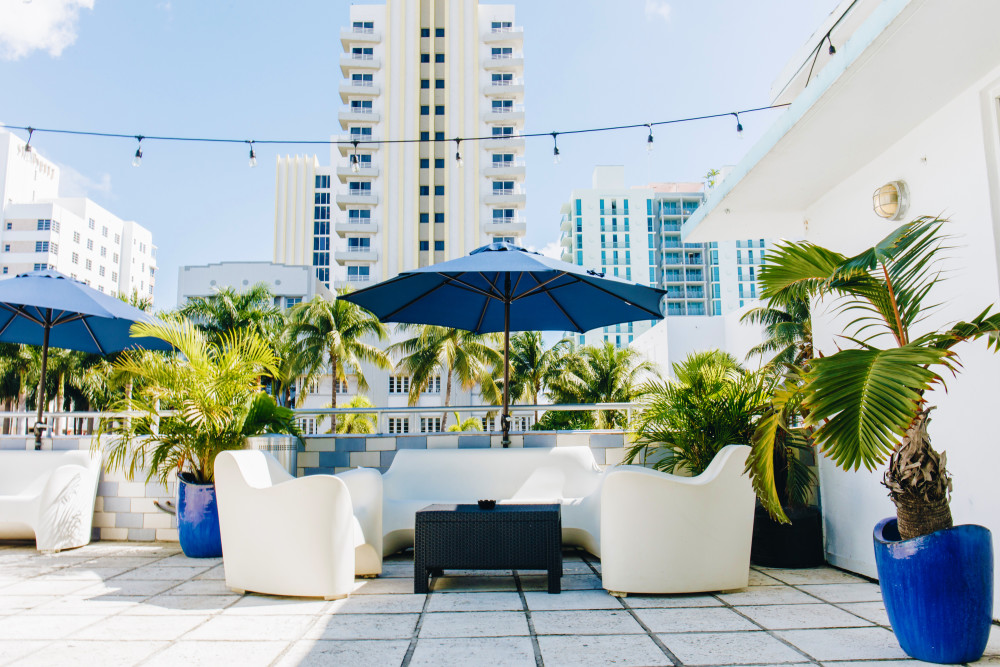 Aqua Sundeck
