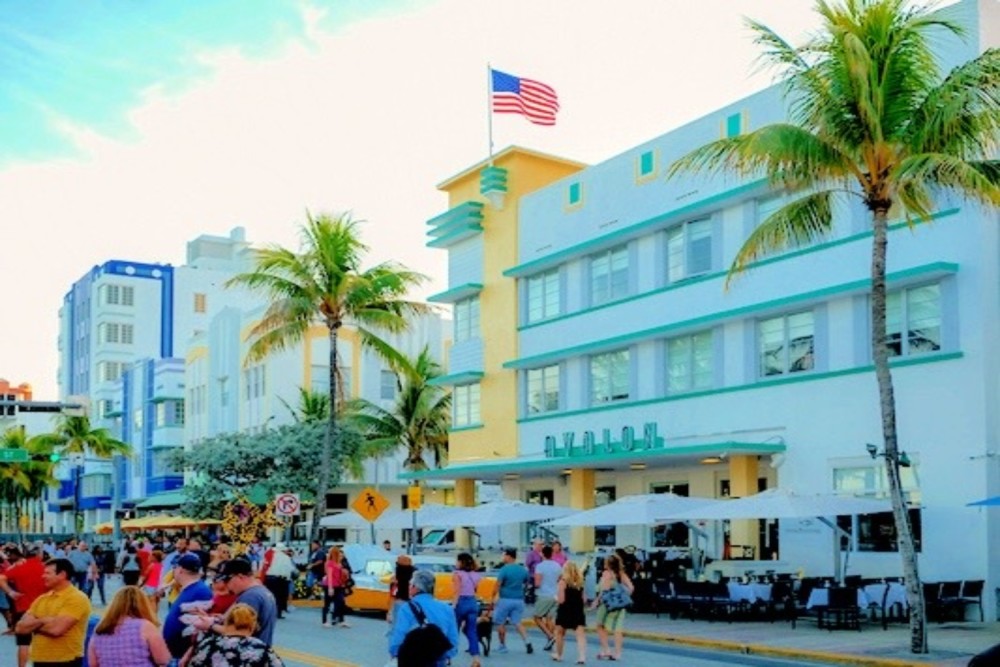 Avalon Hotel Room